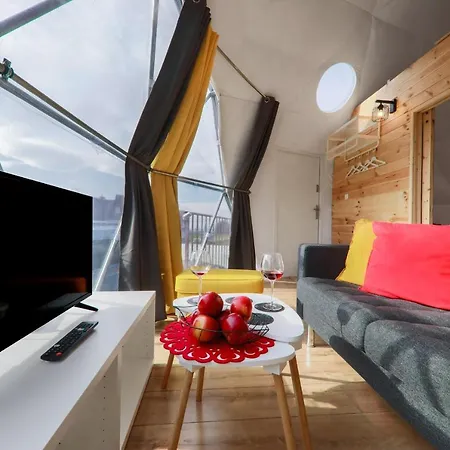 Glamping Gliczarow Klapnioki Bed & Breakfast Lesnica (Lesser Poland)