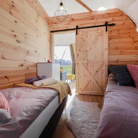 לינה וארוחת בוקר Glamping Gliczarow Klapnioki