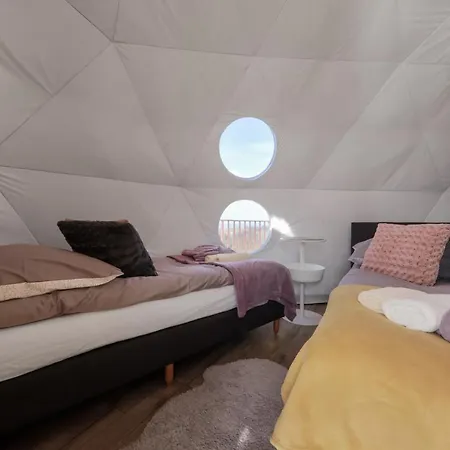 Bed & Breakfast Glamping Gliczarow Klapnioki *