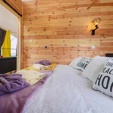 Glamping Gliczarow Klapnioki Bed & Breakfast *