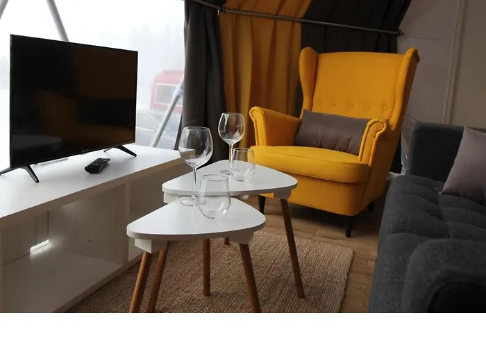 Glamping Gliczarow Klapnioki Couette-café