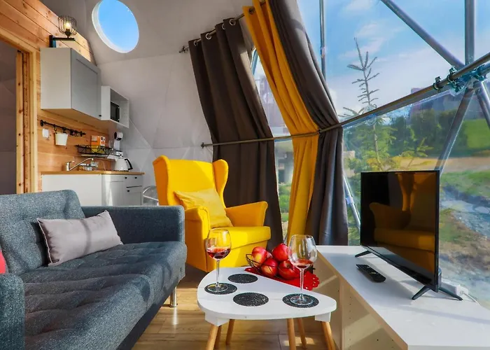 Glamping Gliczarow Klapnioki Couette-café *