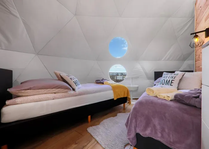 Glamping Gliczarow Klapnioki Couette-café Leśnica