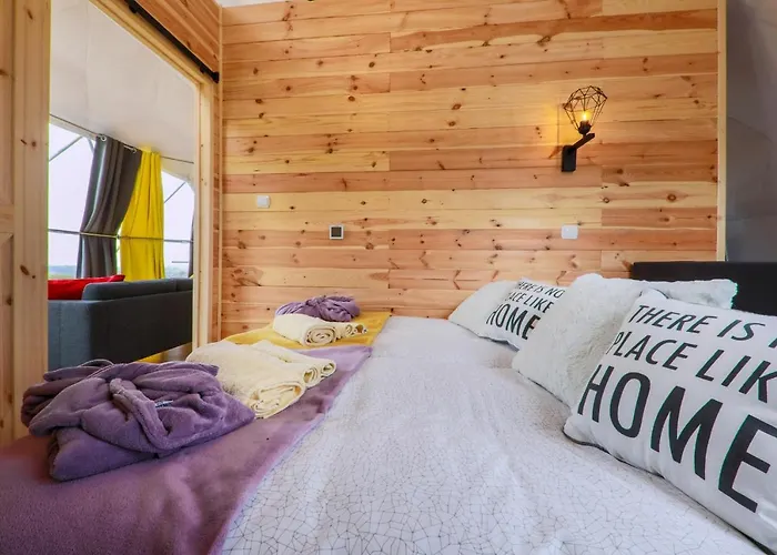 Glamping Gliczarow Klapnioki Couette-café *