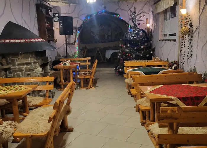 Glamping Gliczarow Klapnioki Couette-café Leśnica